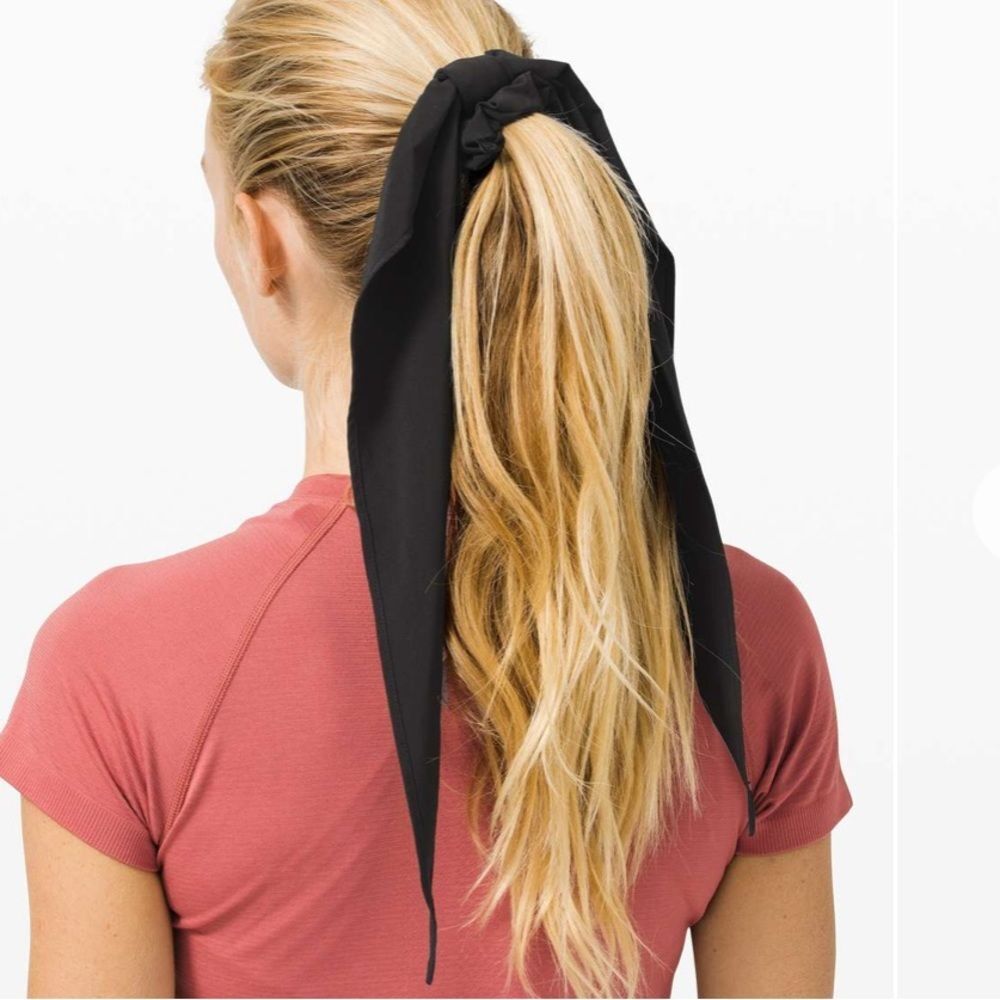 Lululemon Uplifting Scrunchie *Flow